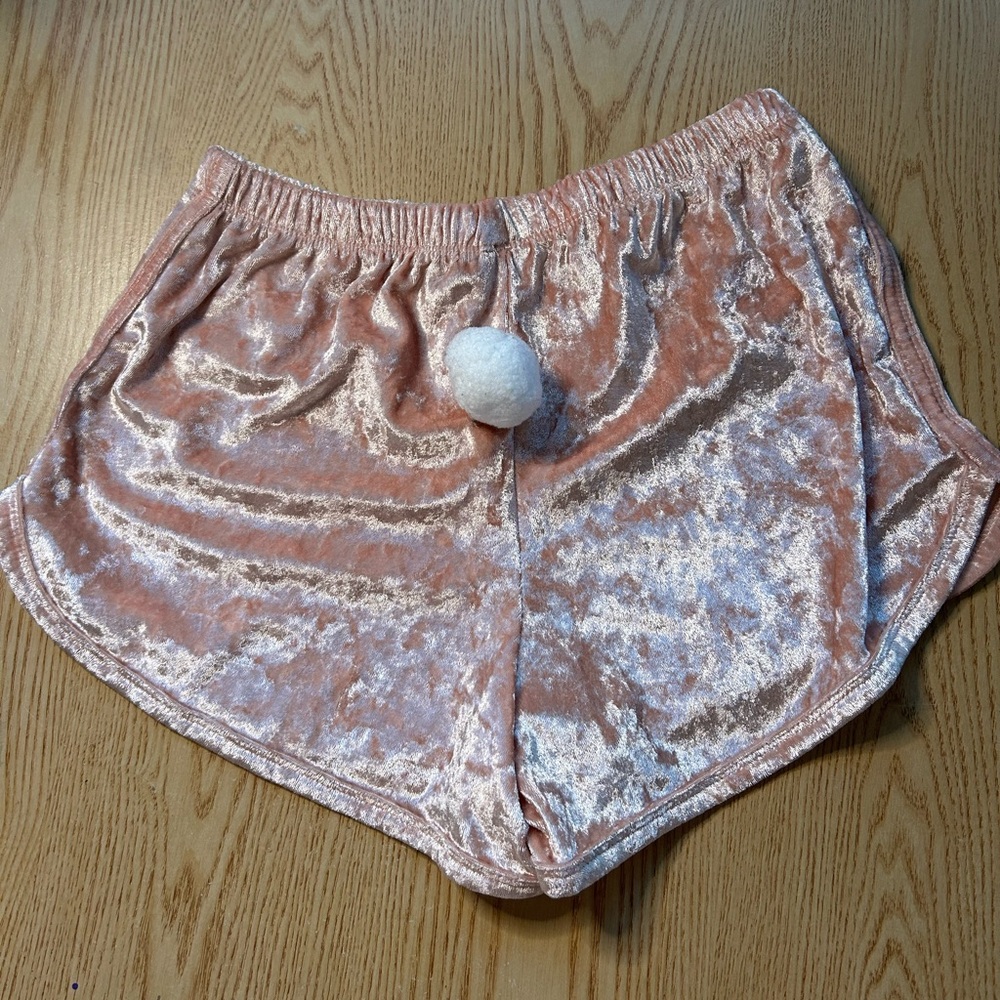 Women’s Heart & Hips Velvet Pink Bunny 🐰 Shorts Halloween 👻 Costume size Large